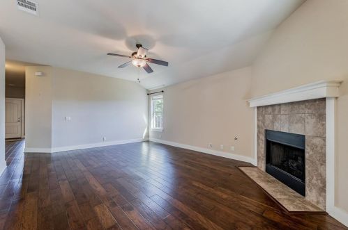 6928 Bay City Bnd, Austin TX 78725-2938 exterior