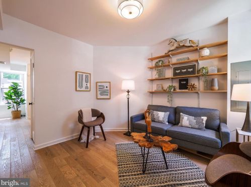 780 Lamont St, Washington DC  20010-1527 exterior