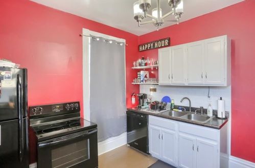 1526 State Ave, Moon Twp PA  15108-2052 exterior