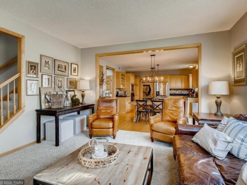 8932 Highview Ln, Saint Paul MN 55125-4921 exterior