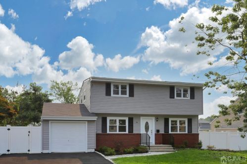 16 Carole Pl, Old Bridge NJ  08857-2502 exterior