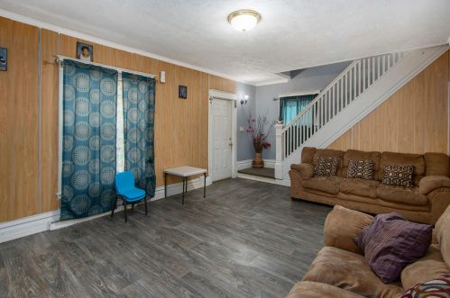 1408 Stockbridge Ave, Kalamazoo MI 49001-3904 exterior