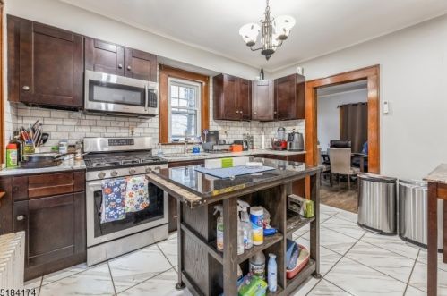 60 Glendale St, Nutley NJ 07110-1219 exterior