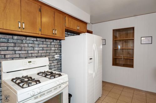 10108 Washtenaw Ave, Chicago IL 60645-3228 exterior