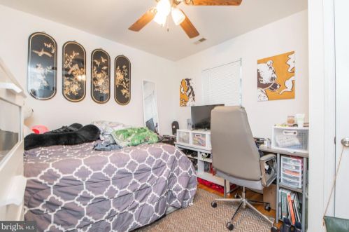 1821 Broad St, Philadelphia PA 19146-2232 exterior