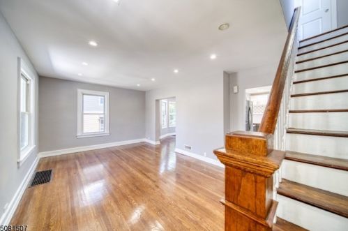 452 Front St, Green Brook NJ  08812-1212 exterior