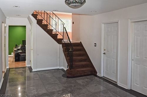 53 Fleetwood Dr, Rockaway, NJ 07866-2219