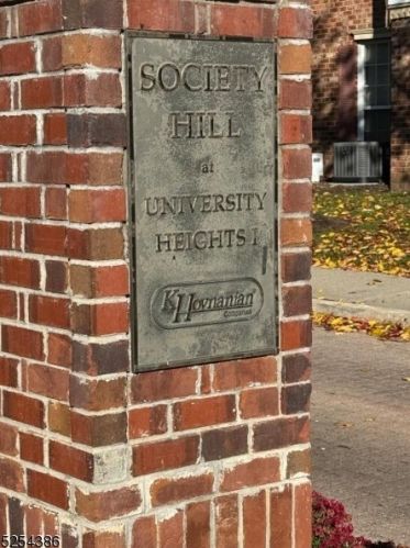 19 Howard Ct, Newark NJ  07103-3455 exterior