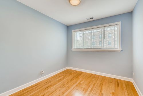 7656 Bosworth Ave, Chicago IL  60626-1217 exterior