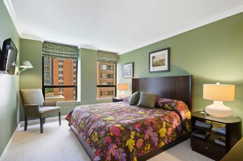 260 Chestnut St, Chicago IL 60610-3112 exterior