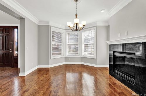 855 Bennaville Ave, Bham MI  48009-3668 exterior