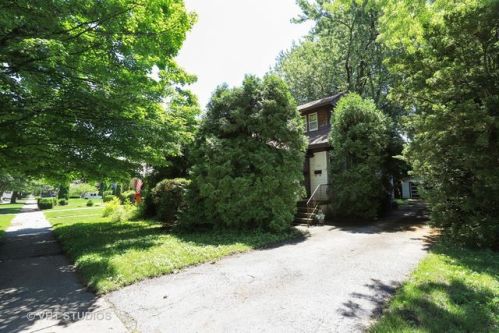 713 Keith Ave, Waukegan, IL 60085-1821