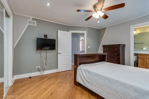 8020 Kilbourn Ave, Chicago IL 60646-5020 exterior