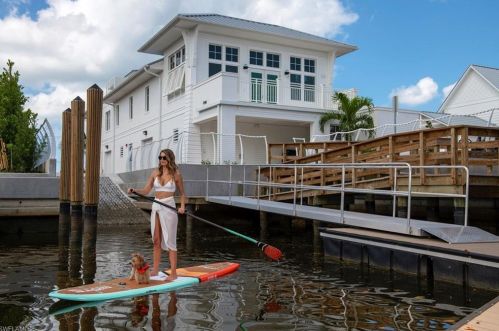 1345 1 Ave, Naples FL 34102 exterior