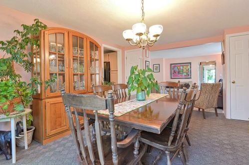 208 Cherry St, Newton MA 02465-1246 exterior