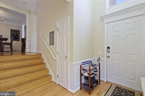 6188 Manchester Park Cir, Alexandria, VA 22310-4954