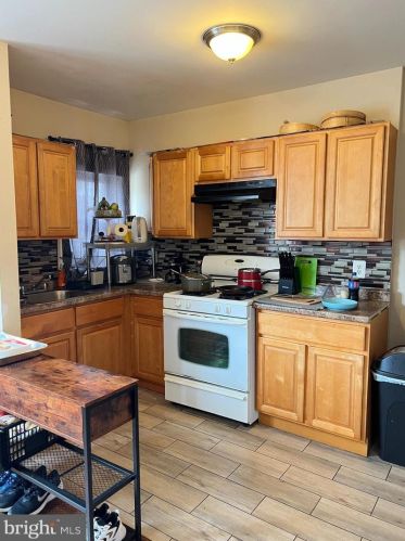 5204 Ditman St, Philadelphia PA 19124-2002 exterior