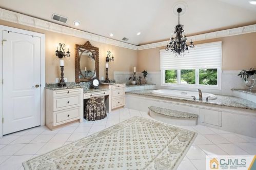 21 Southfield Rd, Edison NJ 08820-3141 exterior