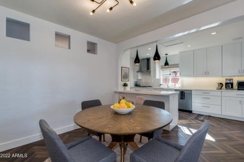 2608 10 St, Phoenix AZ 85085-7781 exterior