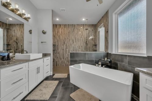 194 Bentwater Bay Dr, Montgomery TX 77356-4651 exterior