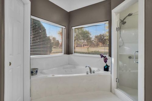 11 Greenview St, Montgomery TX 77356-8456 exterior