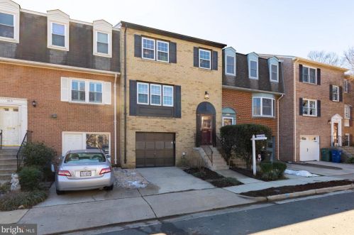 12 Chapman St, Alexandria, VA 22301-2202