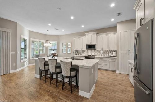 3351 Atlantic Cir, Naples FL 34119-8639 exterior