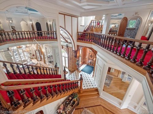 2009 Victoria Hl, Rochester MI exterior