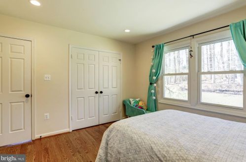 733 Rdg Dr, Mc Lean VA 22101-1620 exterior