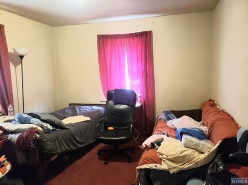 1290 Beaumont Ave, Teaneck NJ 07666-4901 exterior