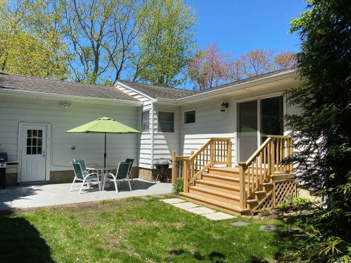 16 Richmond Pl, Commack NY 11725-5008 exterior