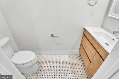 1337 Massachusetts Ave, Washington DC  20003-1540 exterior