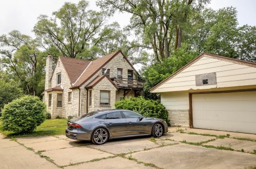 6206 105th St, Milwaukee WI 53225-1409 exterior