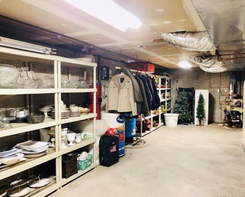 275 New Canaan Ave, Norwalk CT 06850-2620 exterior