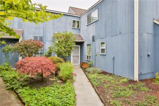8414 25th Ave, Seattle WA  98106-3224 exterior