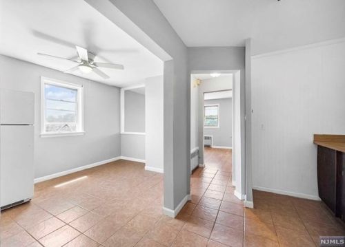 140 Clinton Pl, East Rutherford NJ 07073-1723 exterior