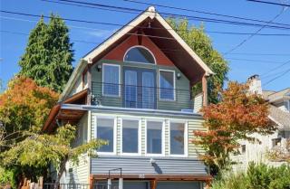 811 30 Ave, Seattle WA  98155-7512 exterior