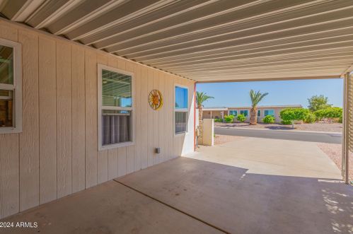 8936 Lakeview Dr, Chandler AZ 85248-6917 exterior