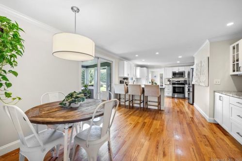 17 Ridgecrest Dr, Ridgefield CT 06877-2534 exterior