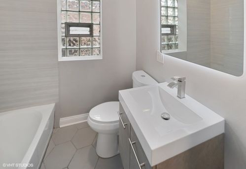 7723 Pr Ave, Chicago IL 60619-2815 exterior