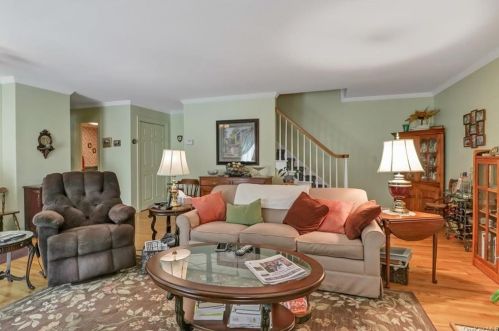 30 Sycamore Dr, Middletown NY 10940-5406 exterior