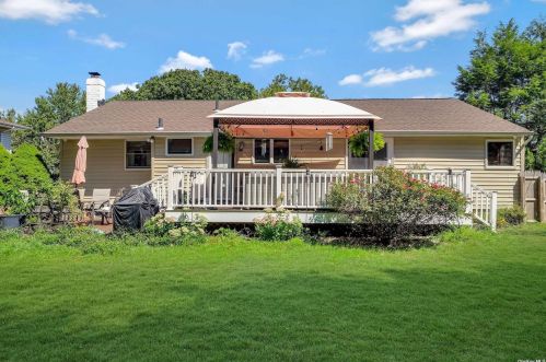 4 Barley Pl, Commack NY 11725-1412 exterior