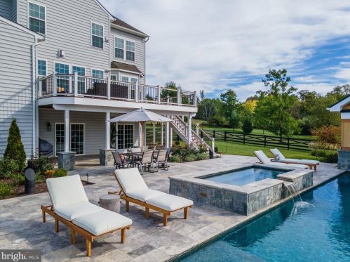 23073 Creighton Farms Dr, Leesburg VA 20175-6491 exterior