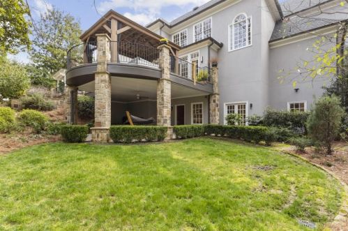 1152 Brookgate Way, Atlanta GA 30319-2881 exterior