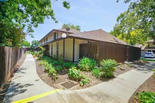 5510 Roundtree Dr, Concord, CA 94521-3994