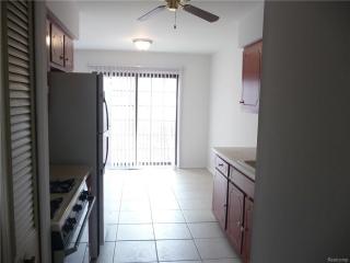 39484 Old Dominion Dr, Clinton Twp MI  48038-2647 exterior