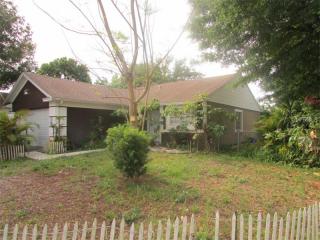 9126 Camino Villa Blvd, Tampa FL  33635-1066 exterior