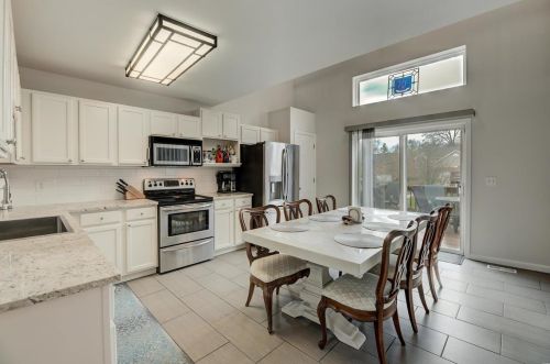 9416 Natalie Cir, Saint Louis MO 63132-3177 exterior