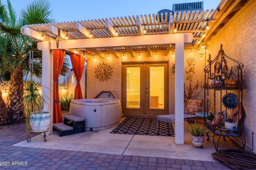 1560 Buena Vis Dr, Chandler AZ 85249-4608 exterior