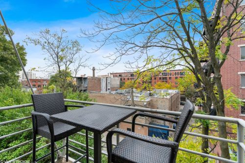 1422 La Salle St, Chicago IL exterior